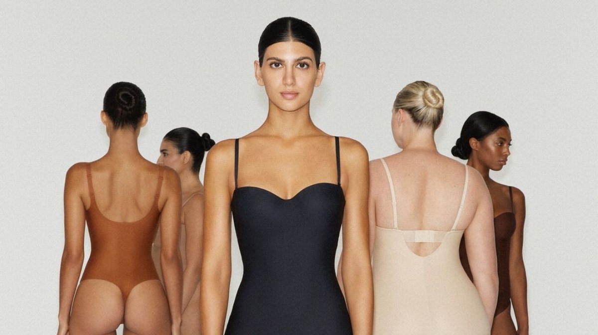 Skims, de Kim Kardashian, vende fajas y otro tipo de prendas moldeadoras